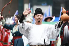 民俗场景复刻！贵州民族团结大巡游醉美旅程方阵登场图片