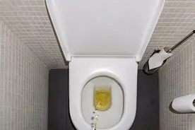 男人小便分叉，是前列腺问题还是正常现象？今天告诉您真相图片