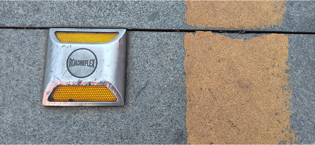 角反射器：让光线“掉头”