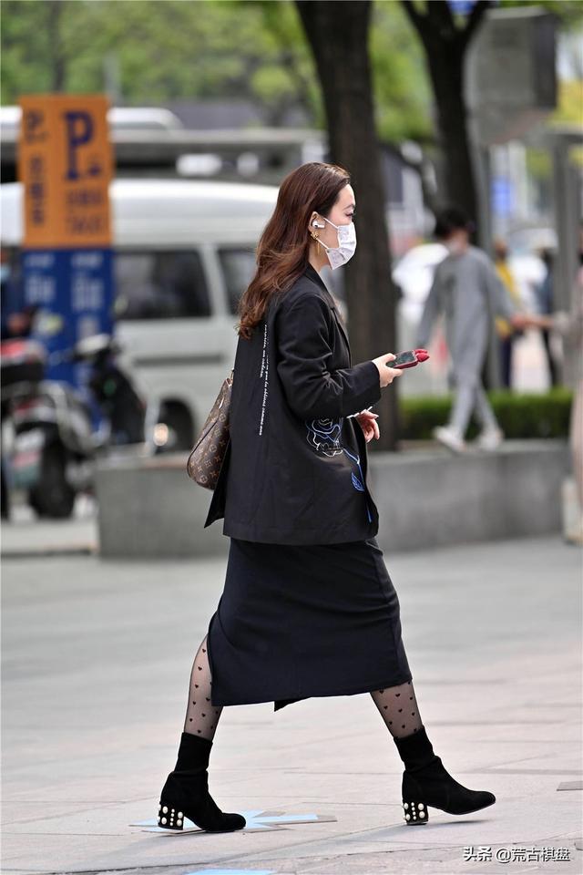 短靴搭配 短靴搭配什么衣服好看图片(图6)