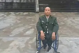 1996年，贵州一残疾人被保安殴打，警察赶到后才知伤者是特级英雄图片