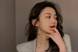 女人不管年纪多大，戴首饰牢记这“3戴3不戴”，才高级有品位！图片