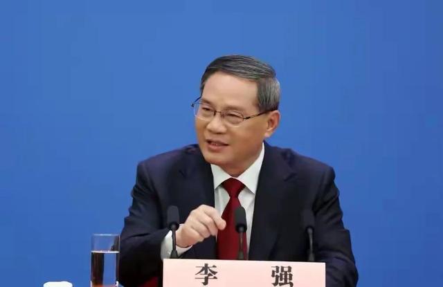 到寺庙上香就等于不上课？不上班？接地气的实在话才有话语权。