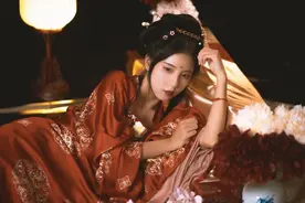 6首夸赞女子美貌的诗词，字字惊艳，进来学学古代人的浪漫图片