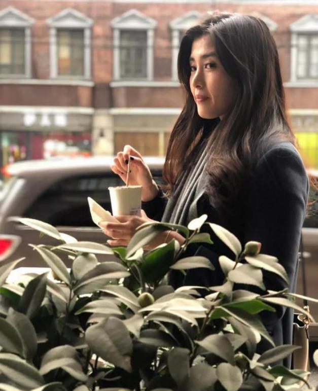 中国女足第一美女赵丽娜，肤白貌美大长腿，29岁仍是单身