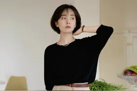 半身裙上面穿什么更有品味？试试搭配这“4款上衣”，优雅又迷人图片