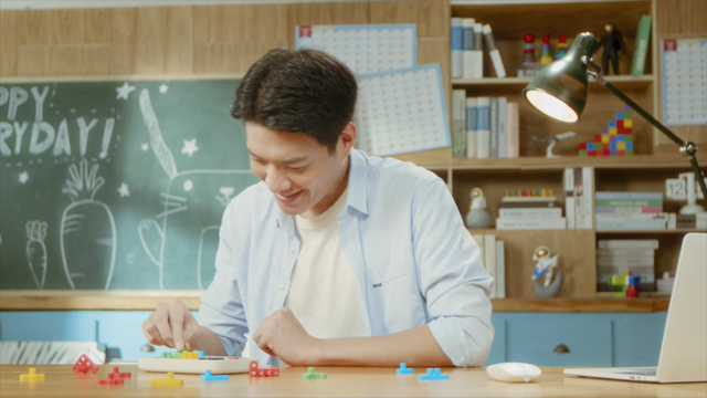 计客又一爆品，超过瘾新桌游——超级积木！承包孩子一整个暑假