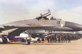 1992中国订购的苏27回国，进入蒙古时被警告：立刻离境，否则开火图片