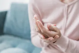 你想知道的更年期前后发生的“手指变形”图片