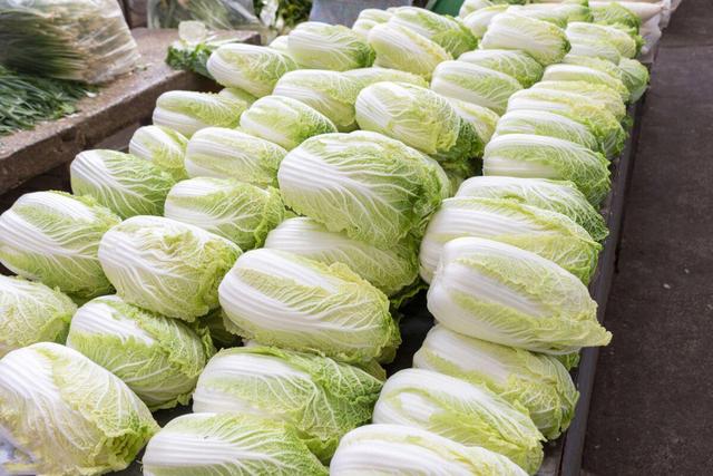 冬天，需要囤的“6大蔬菜”排行，萝卜排第2，家里有菜心中不慌
