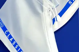 “浪漫不色情”的杜蕾斯，开始做鞋套了图片
