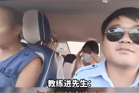55岁大叔模考科三扣1000多分，教练：跑了大半圈，报错还没结束图片