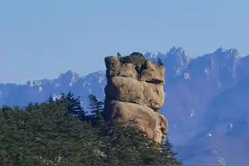 行走崂山：游竹子庵跨石门山看华楼叠石图片