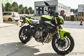 十年了一个能打的都没有？贝纳利黄龙600新款实拍+竞争力解析图片