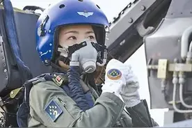 世上再无“金孔雀”，英魂长留白云间，致敬女飞行员余旭烈士图片