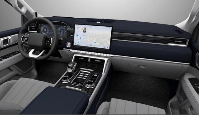 近5米8的大皮卡，中国版道奇公羊，马上登陆俄罗斯！