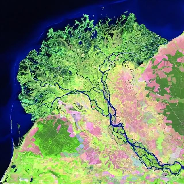 世界上最深的淡水湖是什么湖 世界上最大的淡水湖是