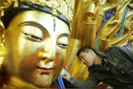 2014年重庆工人修复800年前观音像，无意触发机关，发现意外惊喜图片