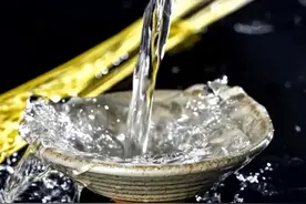 为什么你总是醉得比别人快？千杯不醉可以练出来吗？图片