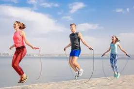 每天坚持10分钟跳绳，你至少会收获这6个好处图片