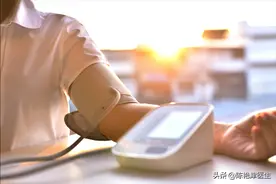 电子血压计到底准不准，测血压该测左臂还是右臂？医生给你讲明白图片