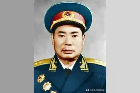杨得志：17岁参加红军，44岁授上将衔，儿子是少将，亲家也是少将图片