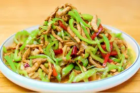 青椒配什么菜最好吃？推荐4种不同做法，简单美味，顿顿吃光盘图片