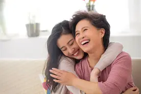 只生一个女儿的家庭，晚年通常会迎来这几种生活，看看我说对了吗图片