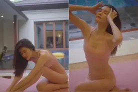 35岁何穗穿粉嫩内衣做瑜伽，身材纤瘦骨头突出，自曝五天不洗头图片