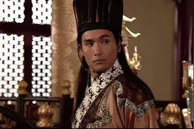 朱允炆继位，一反常态提出削藩计划，朱棣起兵直接推翻朱允炆图片