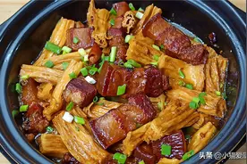 腐竹红烧肉这样做，香气浓郁，肥而不腻，软烂入味，别提多下饭了图片