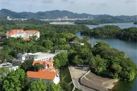 探秘深圳顶级别墅富人区，据闻是上市总裁的聚居地。太霸气了图片