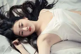 为什么有的女性体毛旺盛，有的却很“稀疏”？看完涨知识了图片