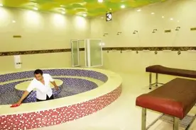 工厂故事：三十年前，他做澡堂搓澡工，十多年后年入百万图片