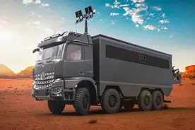 售价1000多万的奔驰8驱越野房车太飒了！内饰像精装LOFT样板间图片