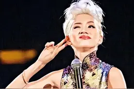 梅艳芳弥留之际，张学友紧握她的手，陪伴她咽下了最后一口气图片