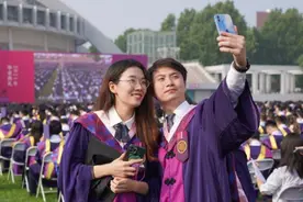 清华毕业生七成进入体制内，被质疑大材小用，只因学历“贬值”？图片