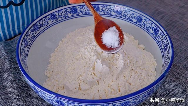 正宗手抓饼做法，秘诀全告诉你，一次解决7天早餐，一周不早起