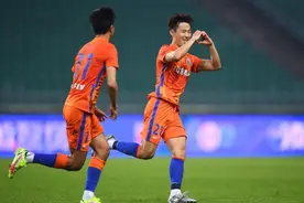 孙准浩轰入世界波贾德松补时绝杀，山东泰山2比1逆转北京国安图片