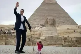 夫妻俩身高差距1.8米，他们怎么生活呢？图片