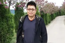 小香玉王为念离婚18年，一个选择三婚，一个单身至今，境遇相差大图片
