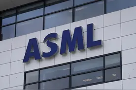ASML撕毁承诺，不再维修中国的光刻机！阿斯麦：看在美国的面子上图片