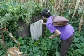 2003年，成都3岁幼女饿死家中，事后2位民警被判刑，怎么回事？图片