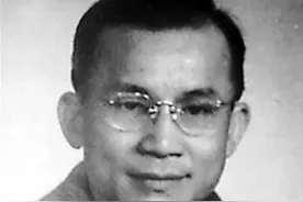 1943年，英雄旅长“死而复生”受毛主席接见，却被搜出携带的手枪图片