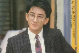 57岁的吴启华，十几任女友，两段婚姻，如今单身只剩女儿陪在身边图片