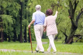 2023年“老人年龄标准”公布，过了这个年纪，就可以称呼老年人了图片