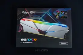 特挑颗粒，终身固保，超低时序朗科绝影RGB DDR4-3200 CL14内存 评测图片