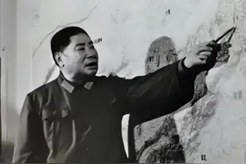 总参谋长杨得志视察兰州军区，去之前却说：先给肖华政委报告下图片