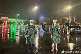 疾风骤雨来，南充公安在！图片