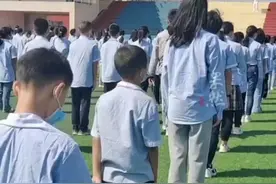 初一男女生出现“断崖式”身高差，老师：女生普遍比男生高一头图片